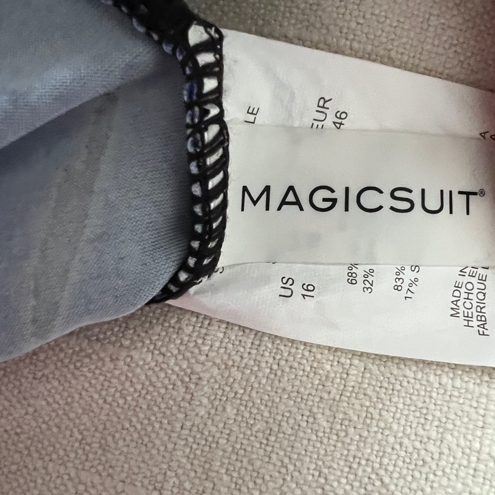 Magicsuit - Picture 6 of 6